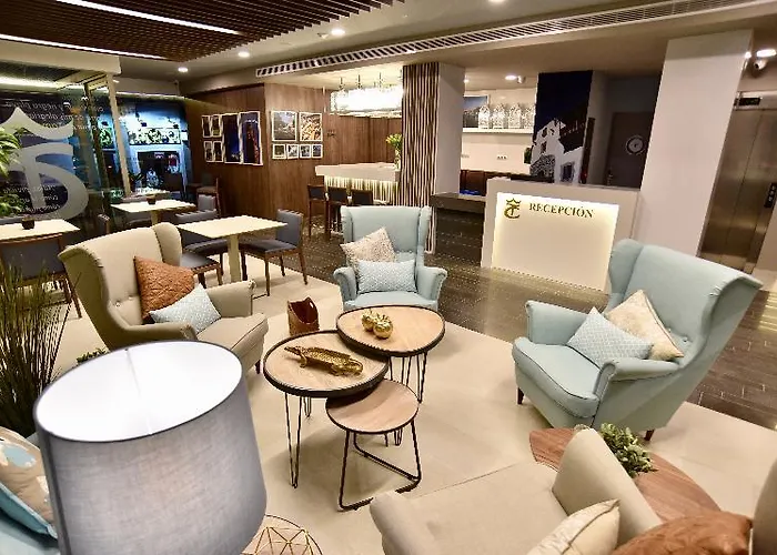 Tc Dona Luisa מלון 3*